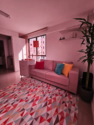 Recepção do consultório de psicologia no Centro de Florianópolis